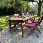 Prázdninový dům Supergezellig Met Hele Grote Tuin Bij Nijmegen Ewijk