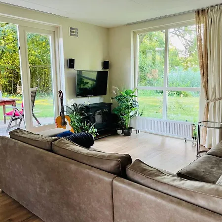 Casa de Férias Supergezellig Met Hele Grote Tuin Bij Nijmegen