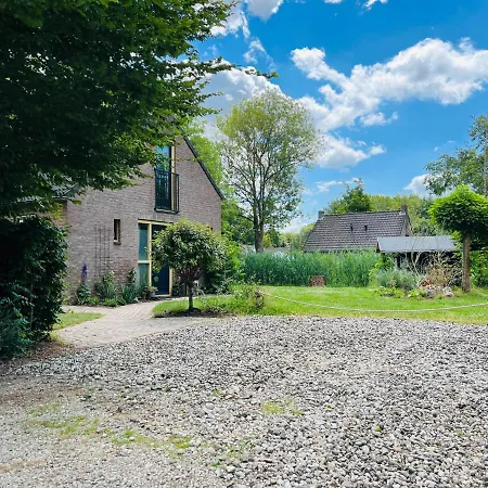 Supergezellig Met Hele Grote Tuin Bij Nijmegen * Ewijk