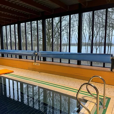 Holiday home Supergezellig Met Hele Grote Tuin Bij Nijmegen