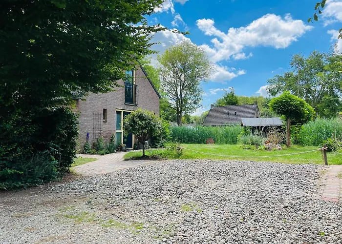 Supergezellig Met Hele Grote Tuin Bij Nijmegen * Ewijk