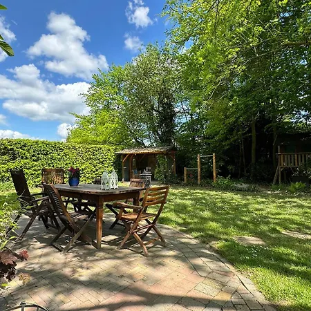 Supergezellig Met Hele Grote Tuin Bij Nijmegen Casa vacanze